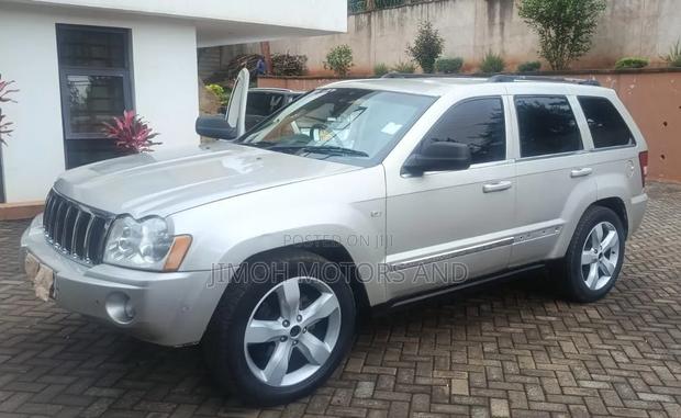 Jeep Cherokee 2006 Beige