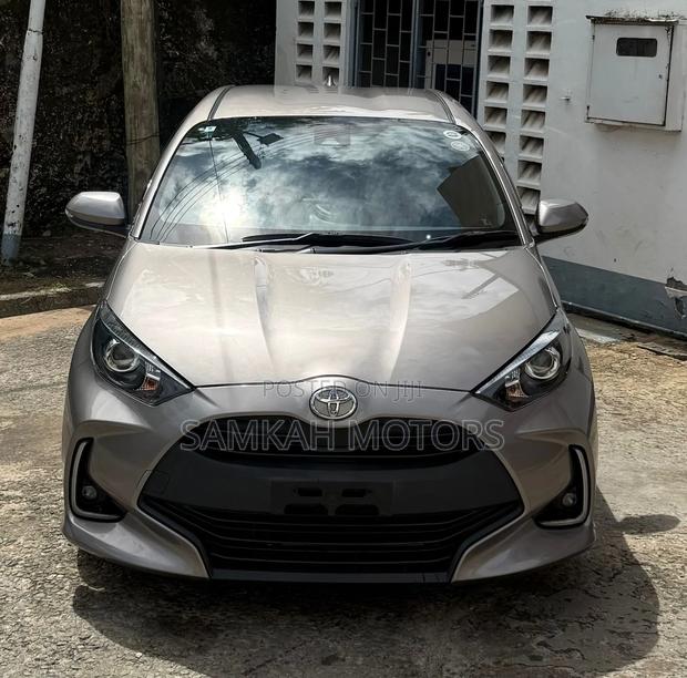 Toyota Yaris 2020 Gray