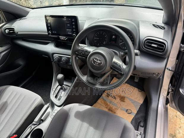 Toyota Yaris 2020 Gray