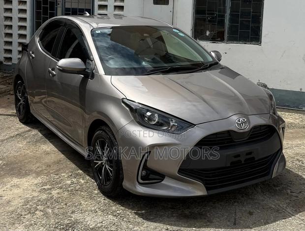 Toyota Yaris 2020 Gray