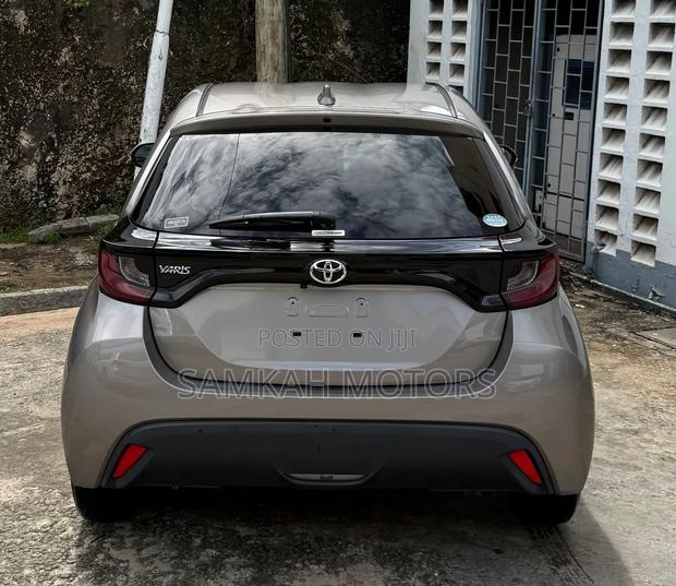 Toyota Yaris 2020 Gray