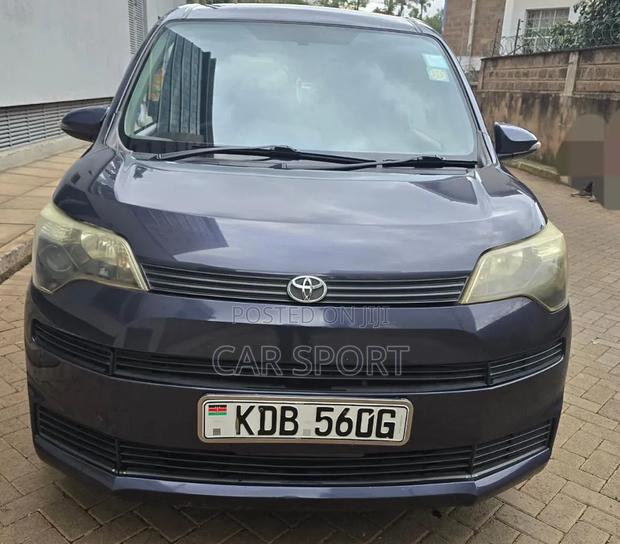 Toyota Spade 2013 Blue