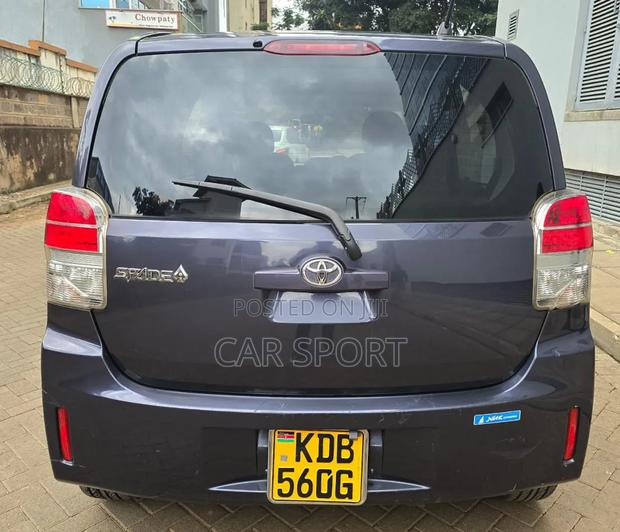 Toyota Spade 2013 Blue