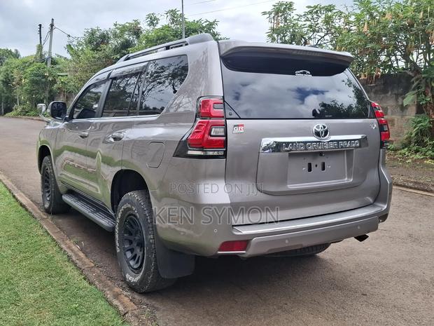 Toyota Land Cruiser Prado 2.8 2019 Gray