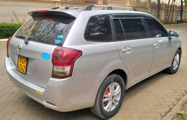 Toyota Corolla Fielder 2012 Silver