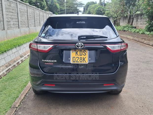 Toyota Harrier 2.0 2017 Black