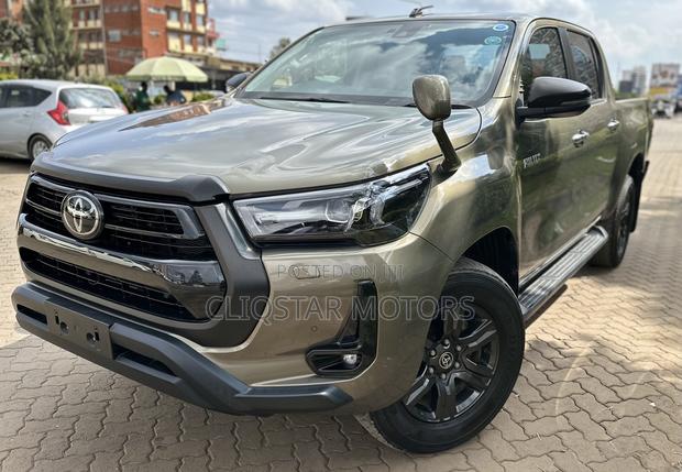 Toyota Hilux Revo Double Cab Deisel 2.4 AWD 2021 Gray