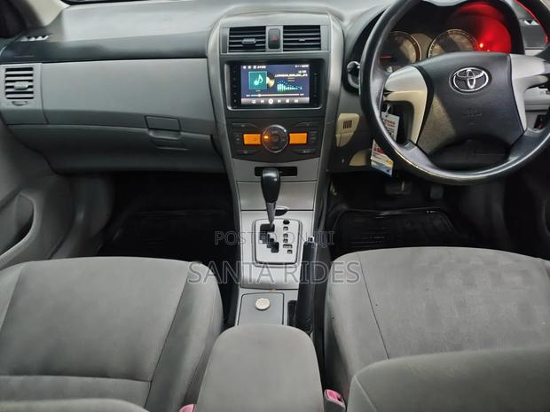 Toyota Axio 2011 Silver