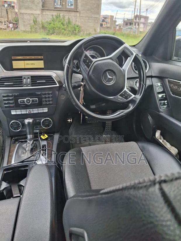 Mercedes-Benz C200 2012 Black