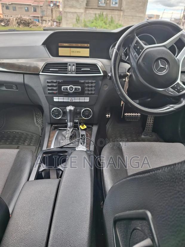 Mercedes-Benz C200 2012 Black
