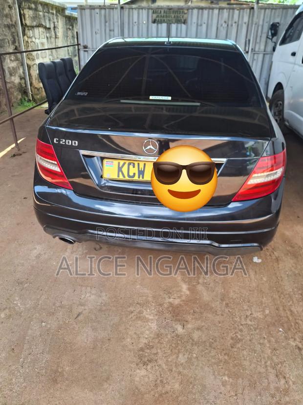 Mercedes-Benz C200 2012 Black