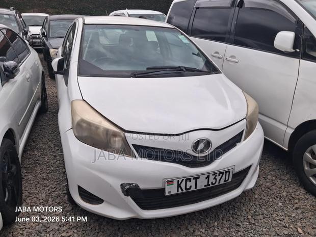Toyota Vitz 2010 White