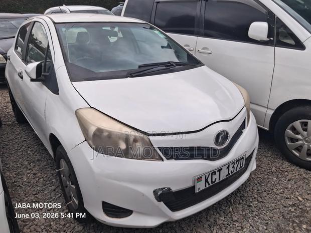 Toyota Vitz 2010 White