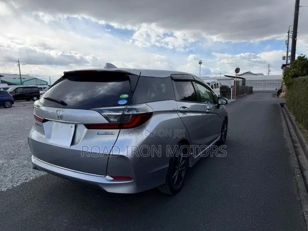 Honda Fit Shuttle 1.5 Hybrid 2WD 2020 Silver