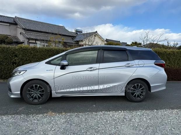 Honda Fit Shuttle 1.5 Hybrid 2WD 2020 Silver