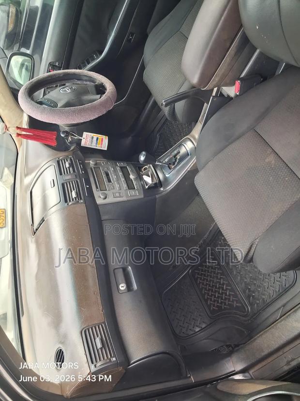 Toyota Avensis 2005 Black
