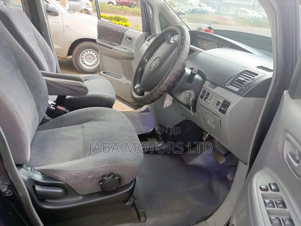 Toyota Noah 2007 Blue