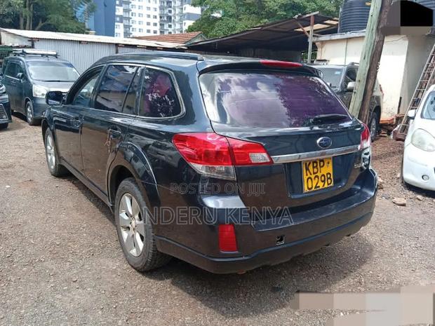 Subaru Outback 2.5i Premium 2010 Gray