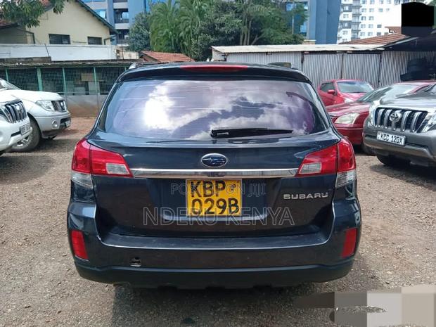 Subaru Outback 2.5i Premium 2010 Gray