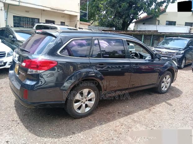 Subaru Outback 2.5i Premium 2010 Gray