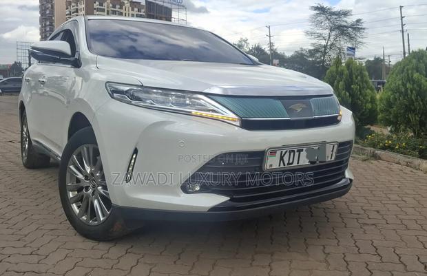 Toyota Harrier 2.0 2018 White