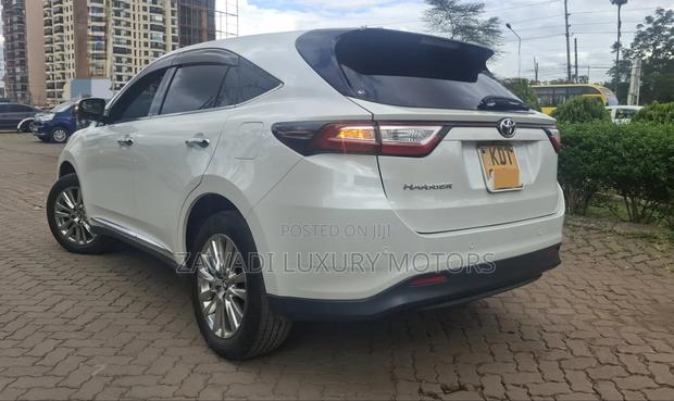 Toyota Harrier 2.0 2018 White