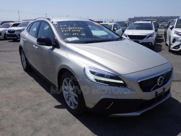 Volvo V40 2019 Beige