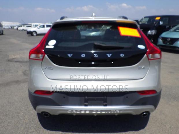 Volvo V40 2019 Beige
