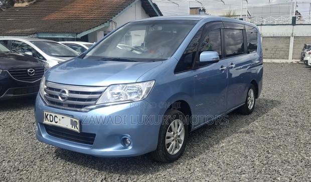 Nissan Serena 2014 Blue