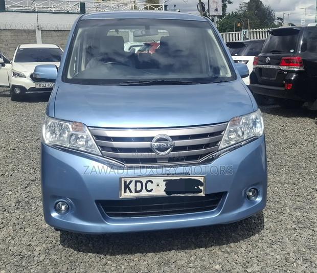 Nissan Serena 2014 Blue