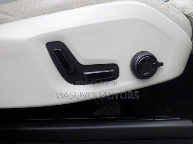 Volvo XC90 2019 Pearl
