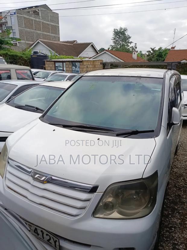Toyota Noah 2003 White