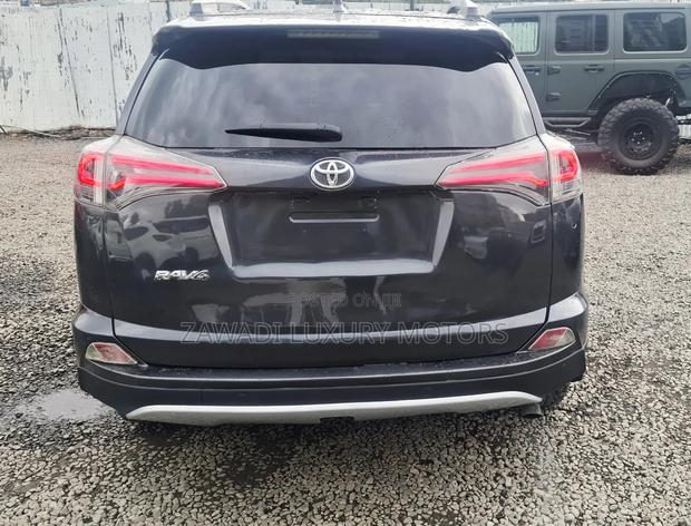 Toyota RAV4 2016 Gray
