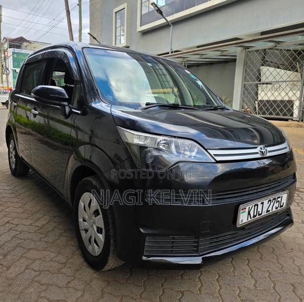 Toyota Spade 2016 White