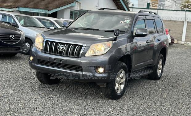 Toyota Land Cruiser Prado 2.7 i 2011 Gray
