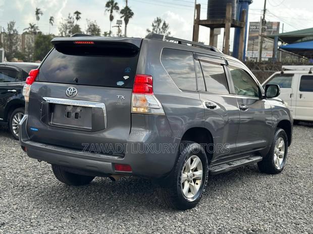 Toyota Land Cruiser Prado 2.7 i 2011 Gray