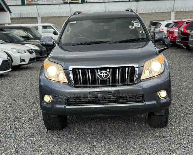 Toyota Land Cruiser Prado 2.7 i 2011 Gray
