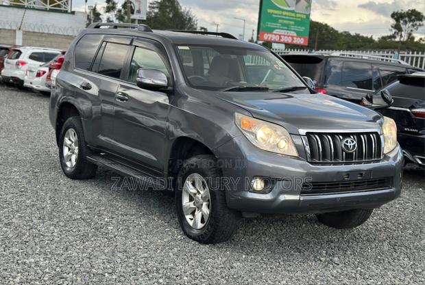 Toyota Land Cruiser Prado 2.7 i 2011 Gray