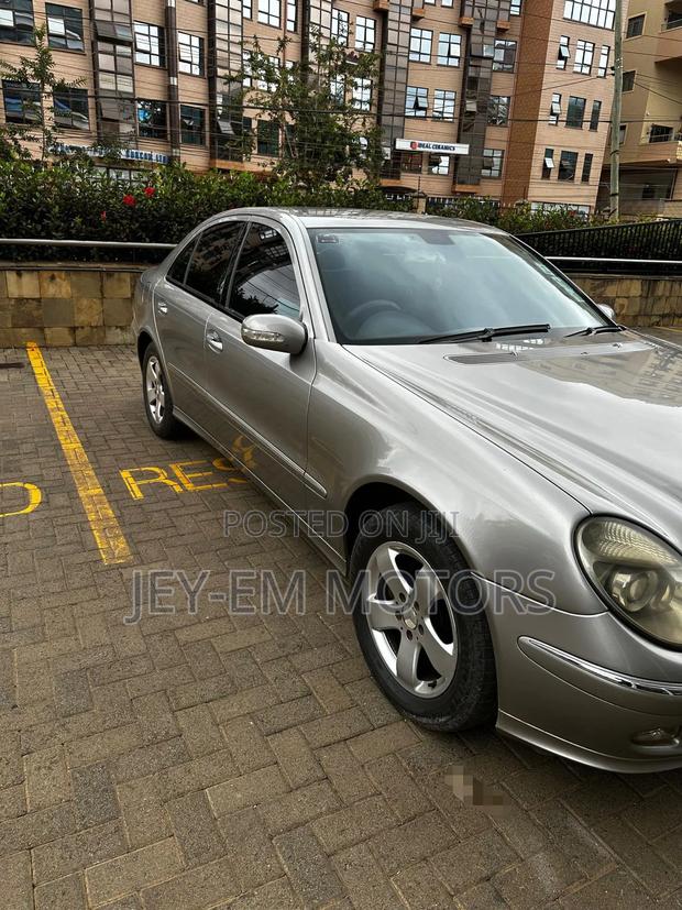 Mercedes-Benz E270 2006 Gray