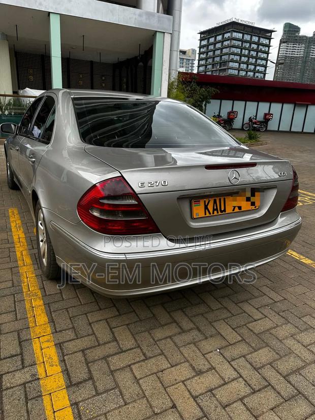 Mercedes-Benz E270 2006 Gray