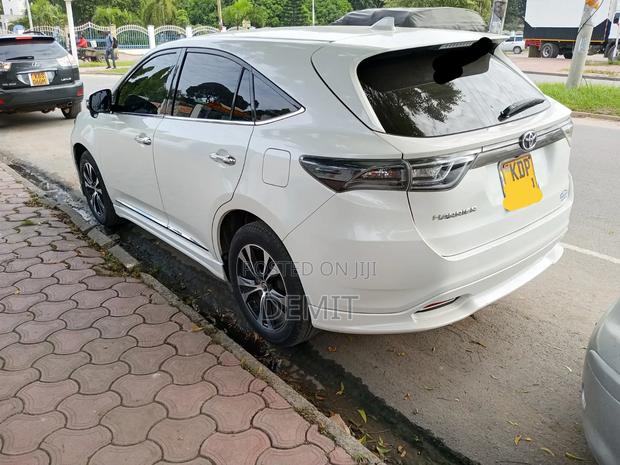 Toyota Harrier 2.0 4WD 2016 White