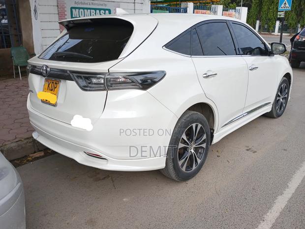 Toyota Harrier 2.0 4WD 2016 White