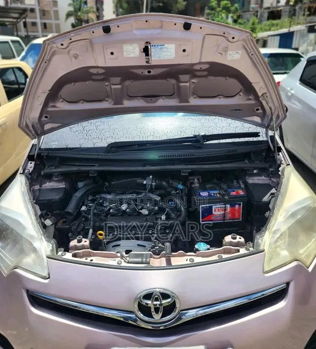 Toyota Ractis 2013 Pink