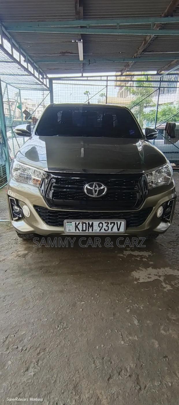 Toyota Hilux 2015 Green