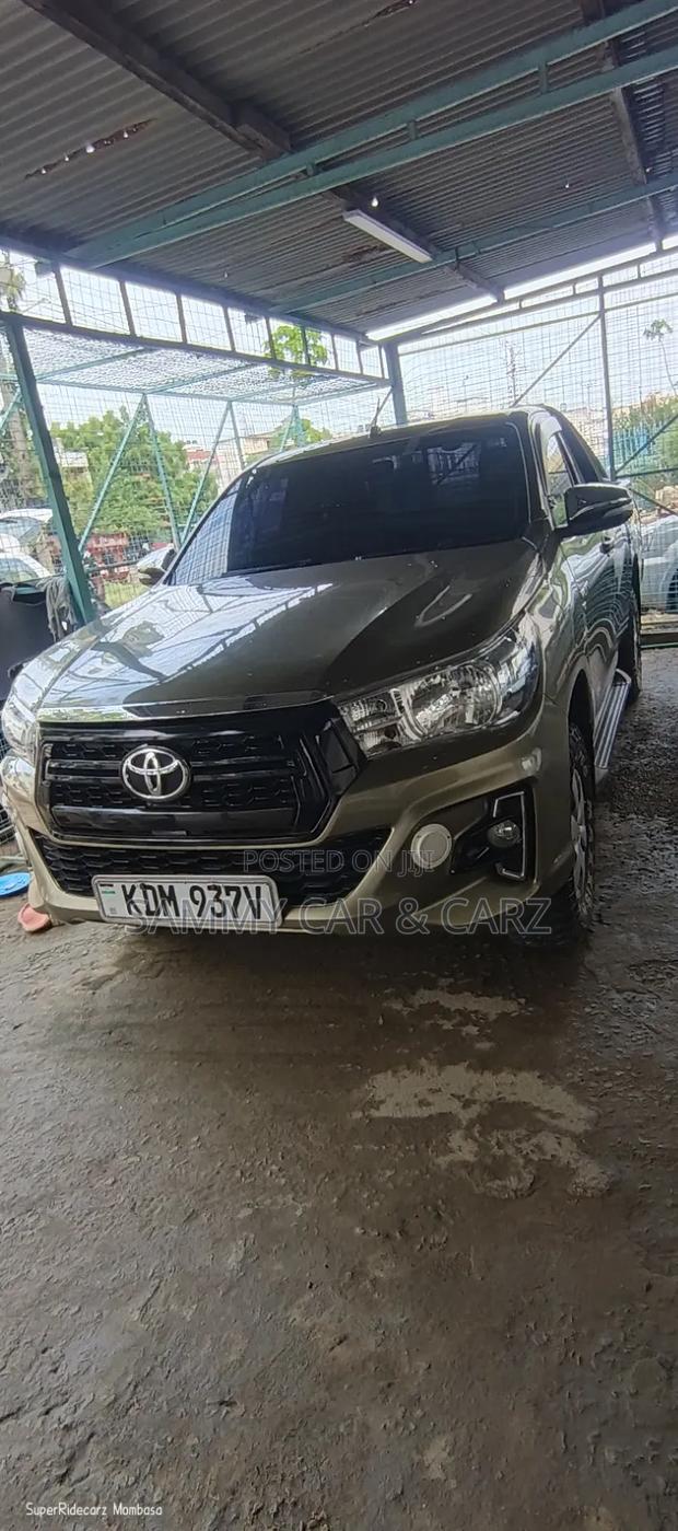 Toyota Hilux 2015 Green