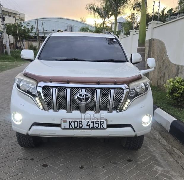 Toyota Land Cruiser Prado 2015 White