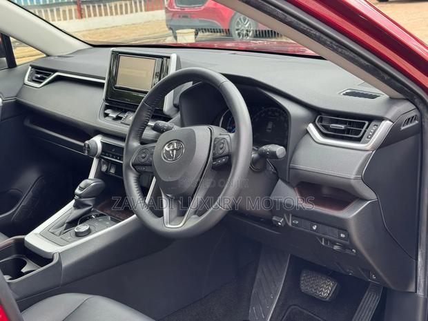 Toyota RAV4 Hybrid 2019 Maroon