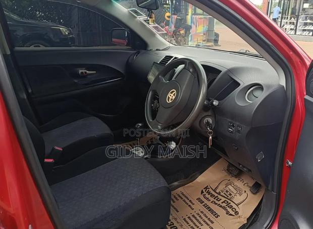 Toyota IST 2007 Red
