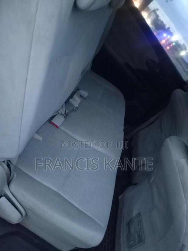 Toyota Wish 2010 Silver