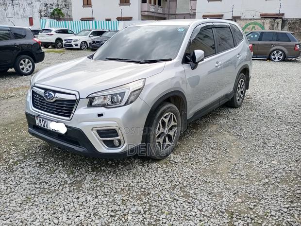 Subaru Forester 2.5i Limited AWD 2018 Silver
